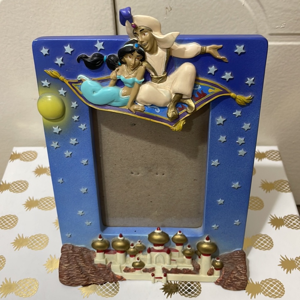 VINTAGE DISNEY ALADDIN FRAME - Picture 2 of 6